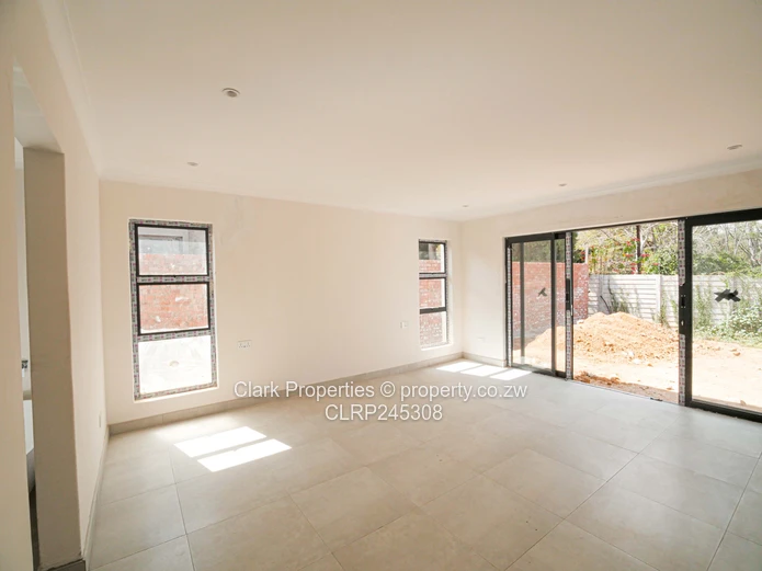 Stunning Townhouse (Sole Mandate)