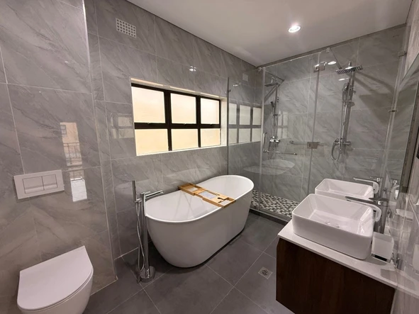 3 Bedroom Flat & Apartment