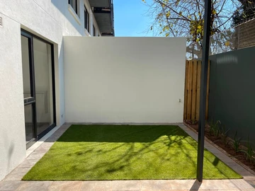 3 Bedroom Flat & Apartment