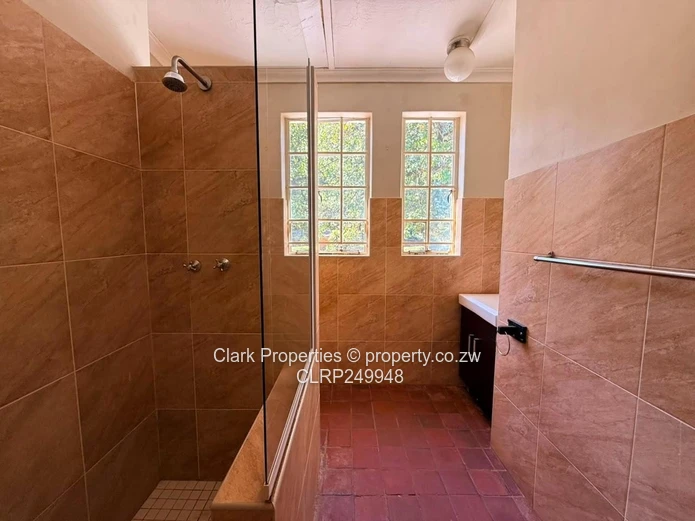 Charming Farmhouse In Avondale!