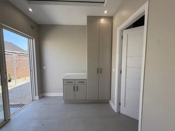 5 Unit Townhouse Complex