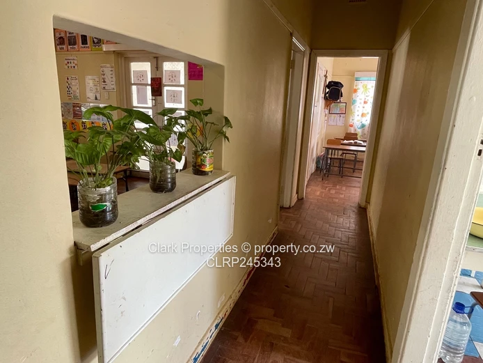 Excellent Location - offices, school, home