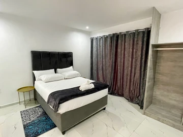 7 Bedroom House