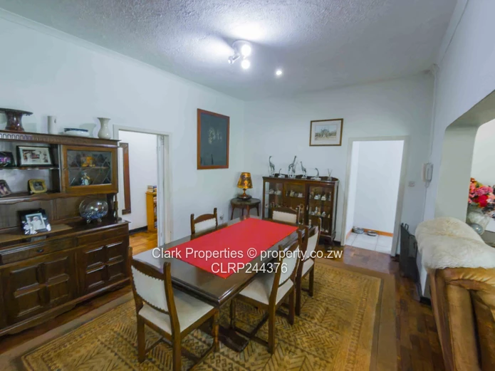 Multi-Dwelling Estate, Investor's Opportunity!