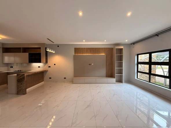 3 Bedroom Flat & Apartment