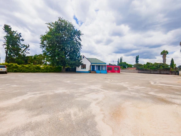 Commercial & Industrial Land