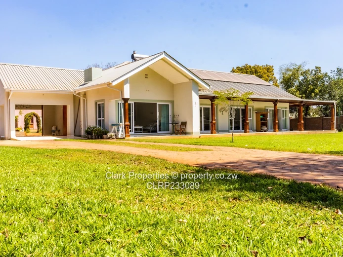 A Delightful and Comfortable Family Home! (Sole Mandate)