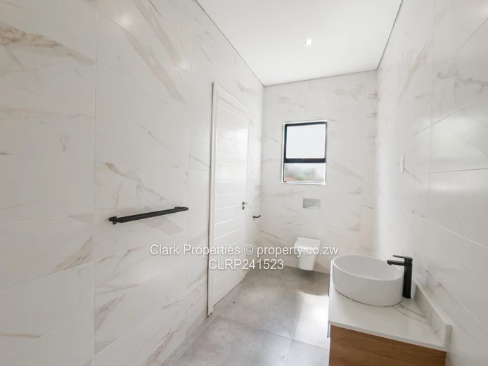 Striking Contemporary Living (Sole Mandate)