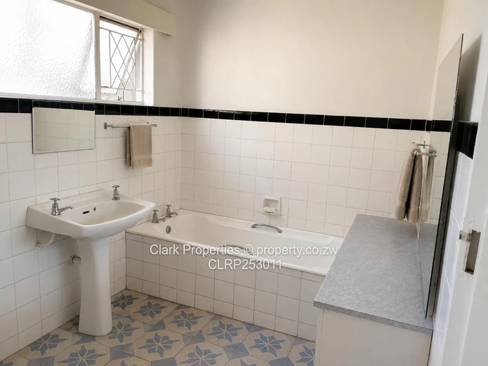 Cottage Available In Marlborough!