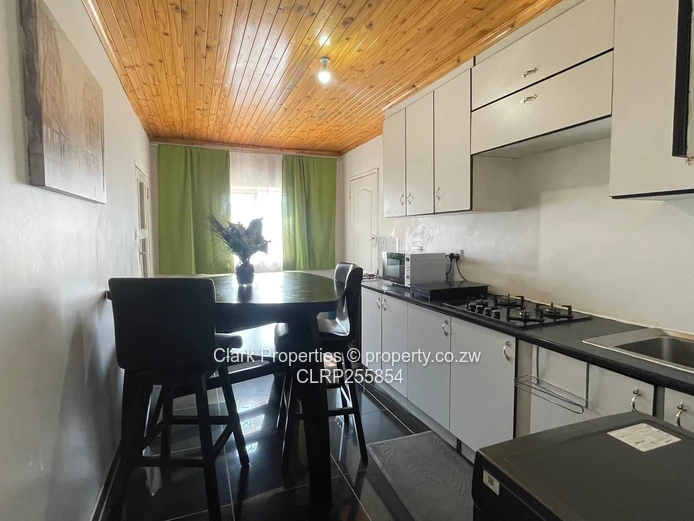 Modern Family Living On 1,950m²