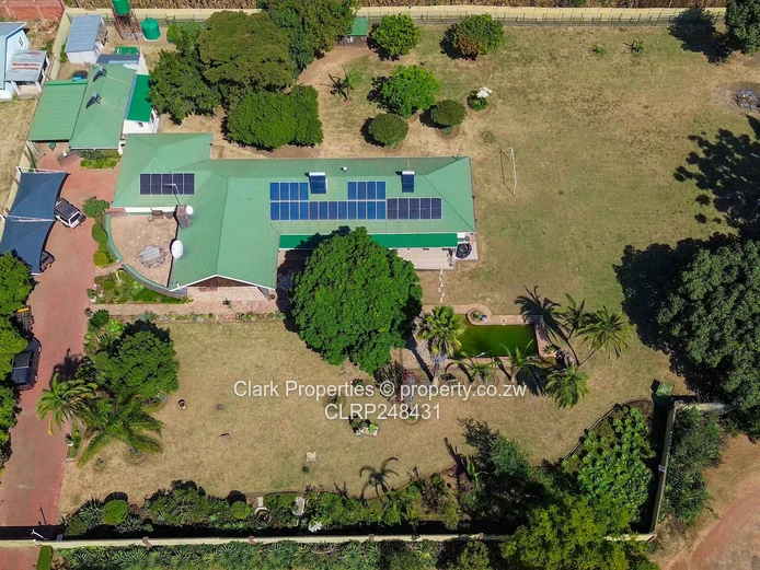 Exceptional Off-Grid Family Home in a Quiet Close! (Sole Mandate)
