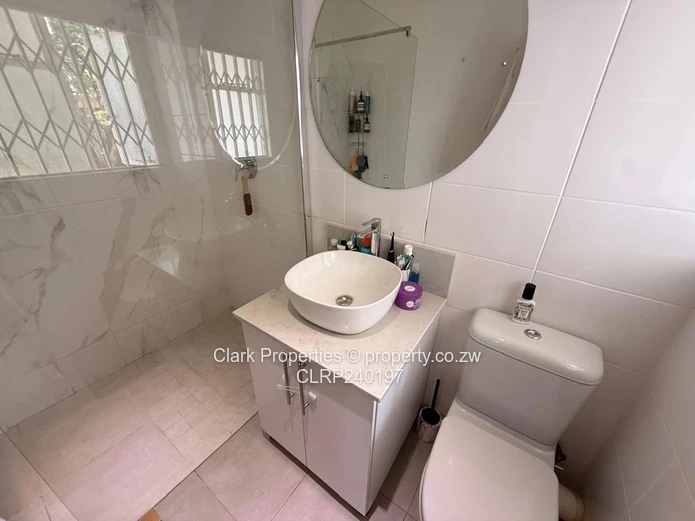 Family Home with Pool & Solar Backup