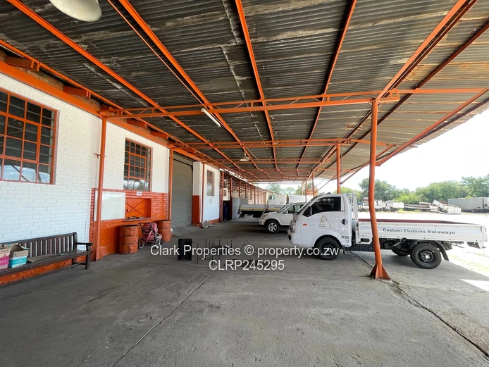 Exceptional warehouse with generous yard space