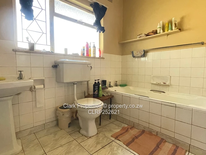 Family Living Just Minutes From Chegutu CBD
