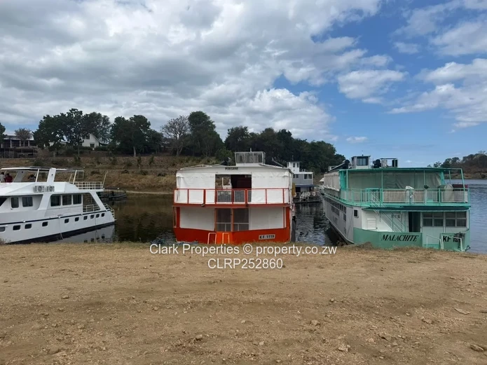 Lake Safari's Harbour
