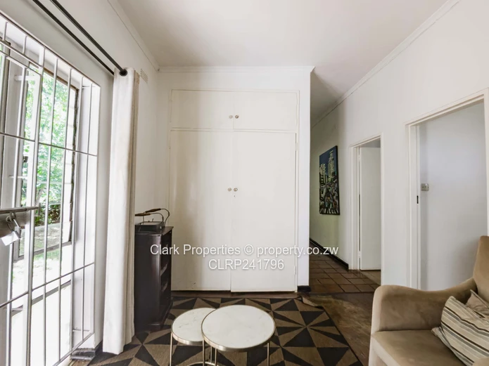Spacious 4-Bed Split-Level Home in Greystone Park with Land size