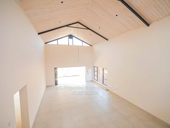 Stunning Townhouse (Sole Mandate)