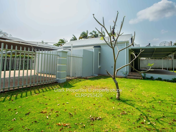 Modern Comfort in a Beautiful Complex! (Sole Mandate)