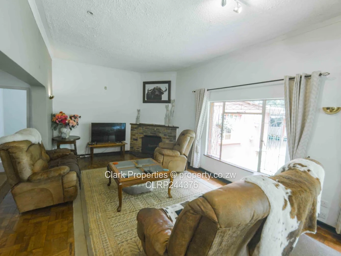 Multi-Dwelling Estate, Investor's Opportunity!