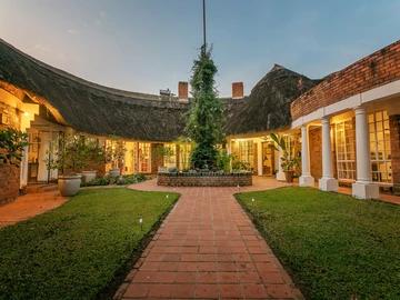 6 Bedroom House