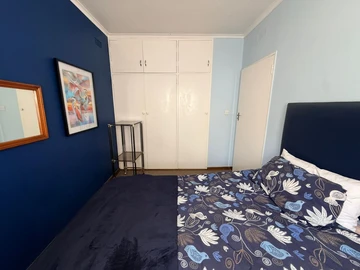 2 Bedroom Flat & Apartment
