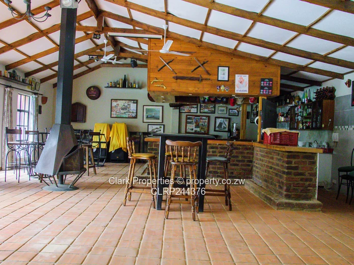 Multi-Dwelling Estate, Investor's Opportunity!