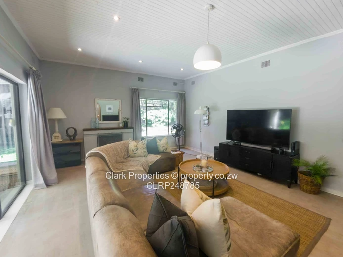Wonderful Family Home Plus Spacious Cottage (Sole Mandate)