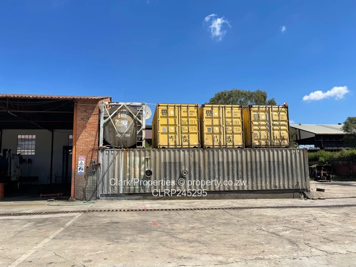 Exceptional warehouse with generous yard space