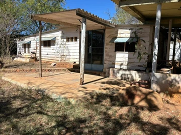 Farm & Agricultural Land