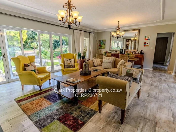 Elegant 5 Bedroom Guest Lodge/Family Retreat.