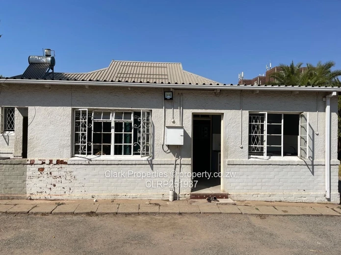 Commercial Property in the Avenues!