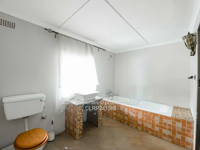 Prime Location Family Home Rolf Valley