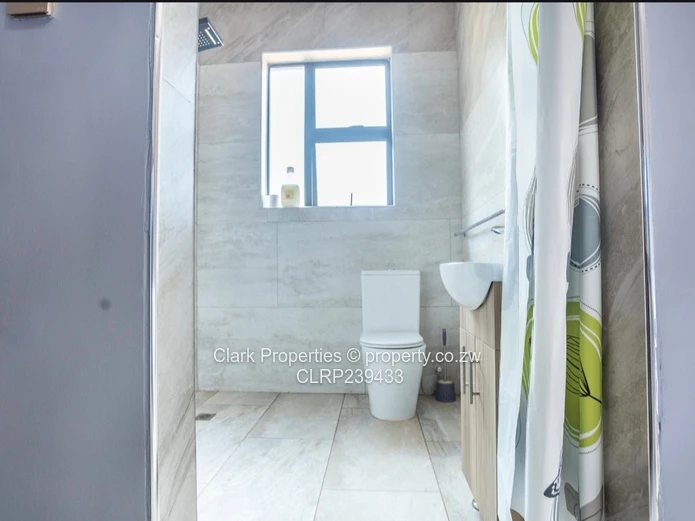 6-Bed Rolf Valley Home 