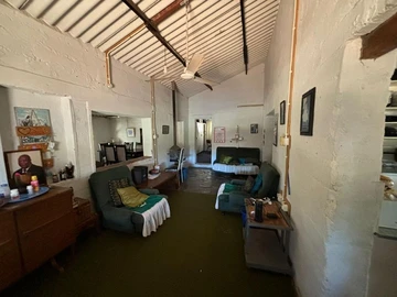 Farm & Agricultural Land