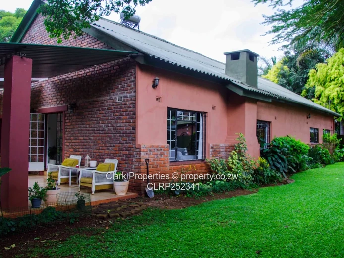 Multi-Dwelling Estate, Investor's Opportunity!