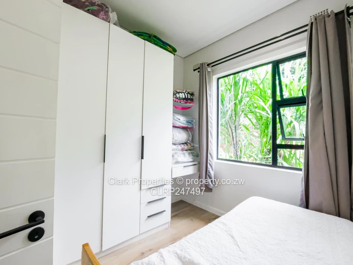 Striking Contemporary Living (Sole Mandate)
