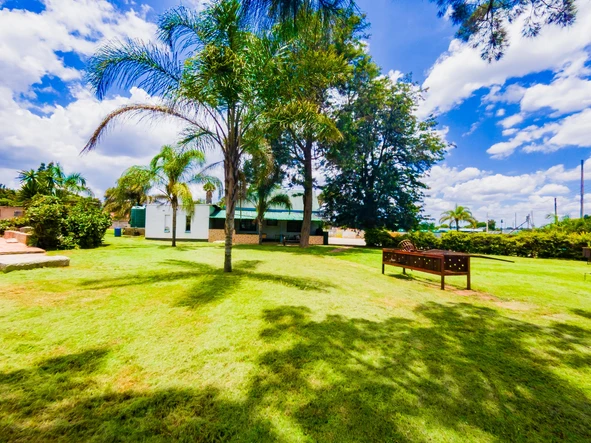 Commercial & Industrial Land