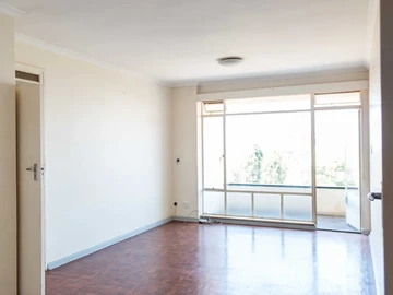 2 Bedroom Flat & Apartment