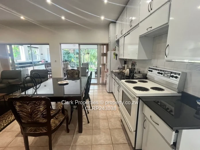 Fully Furnished Cottage To Rent In Avondale!