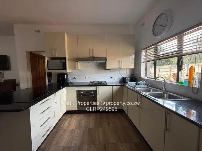Fully Furnished Apartment In Highlands!