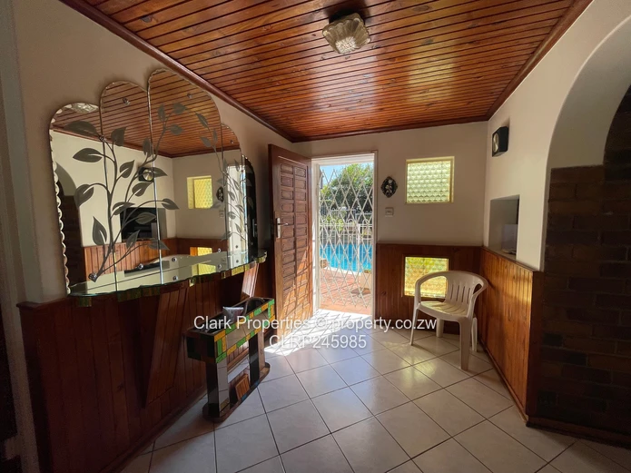 Neat & Versatile 3-Bedroom Home in Suburbs