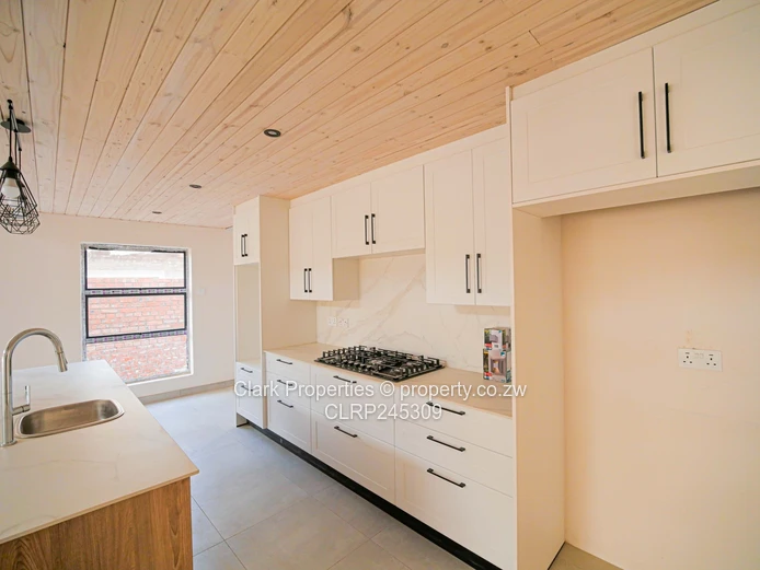 STUNNING TOWNHOUSES ON 1000sqm (Sole Mandate)