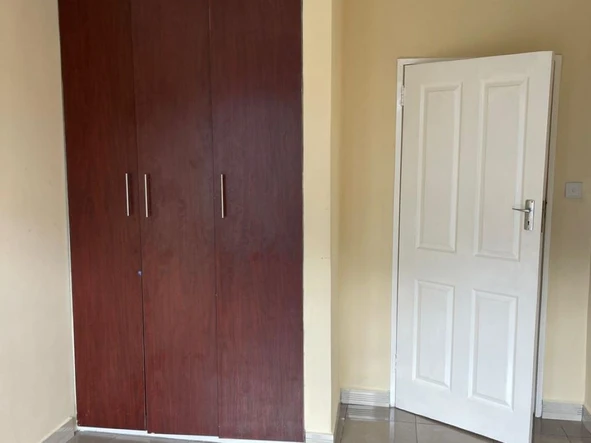 3 Bedroom Flat & Apartment