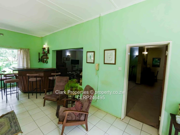Secure Family Home On 4,090m²