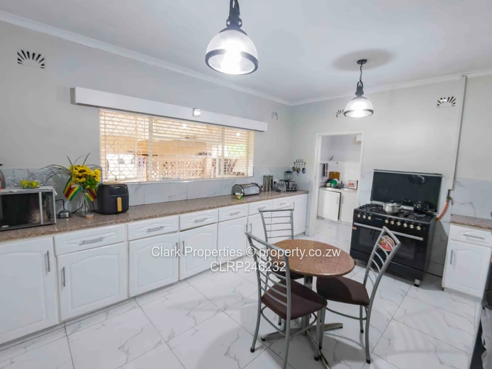 Beautiful And Cosy Family Home!