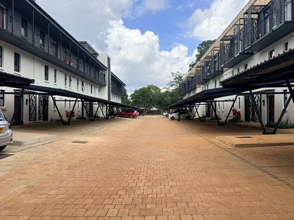 2 Bedroom Flat & Apartment