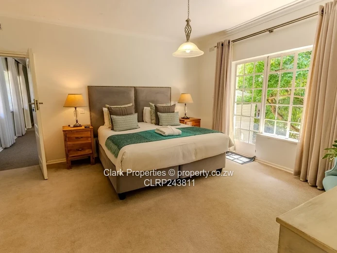 Elegant 5 Bedroom Guest Lodge/Family Retreat.