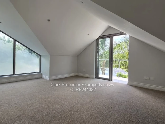 Corner Unit with a Large Garden 