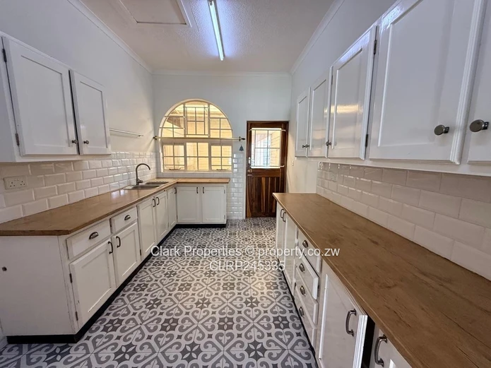 Secure 3 Bedroom Home In Avondale