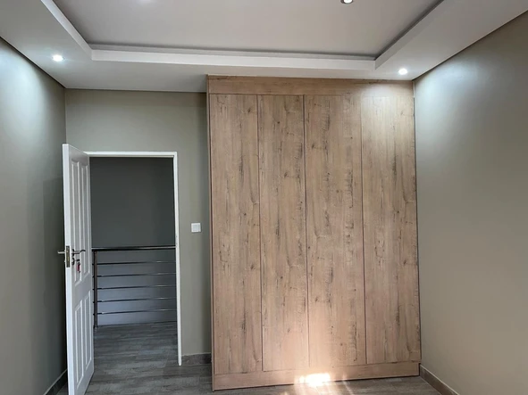4 Bedroom Flat & Apartment